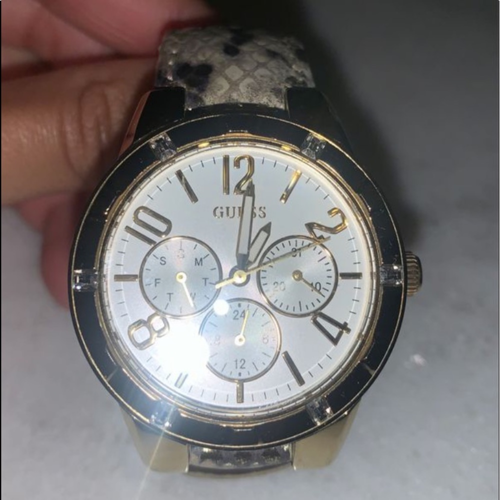 GUESS Watch - Picture 2 of 4